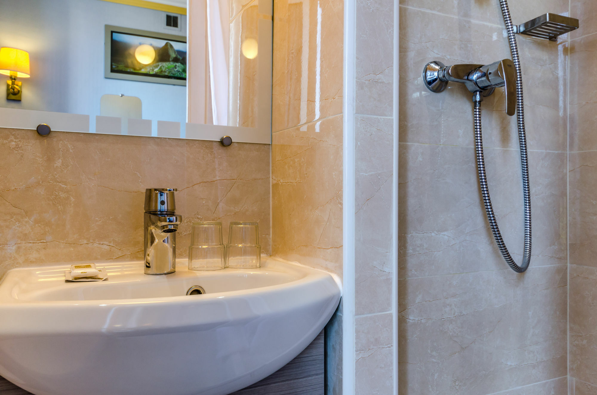 Avenir Hotel Montmartre Paris Bagian luar foto