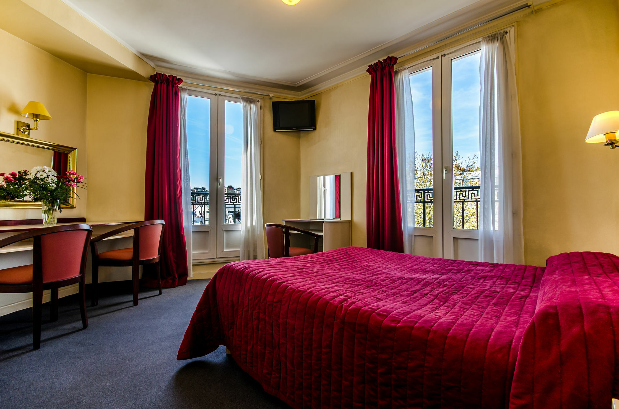Avenir Hotel Montmartre Paris Bagian luar foto